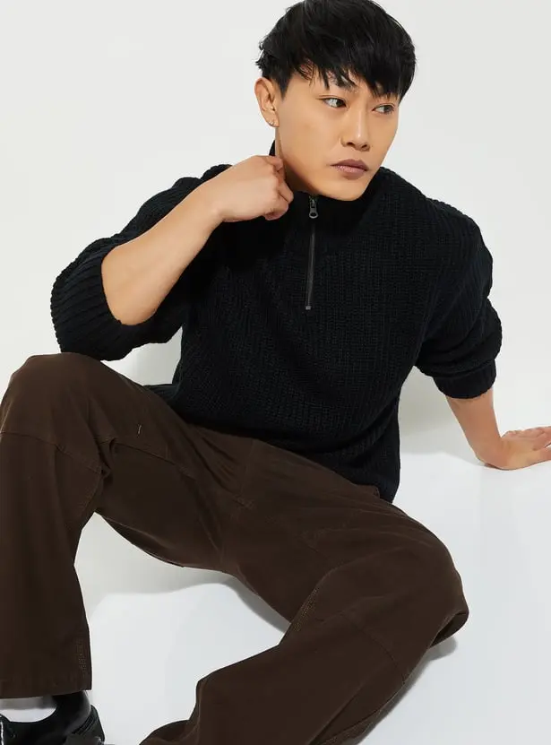 Men Solid Knit Sweater (M, Black)